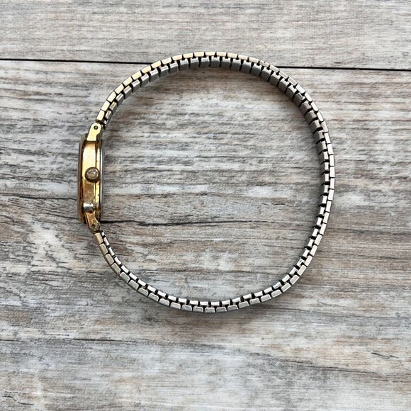 Vintage Timex Petite Gold Tone Stretch Band Quartz Watch Oval Face Antique Daint